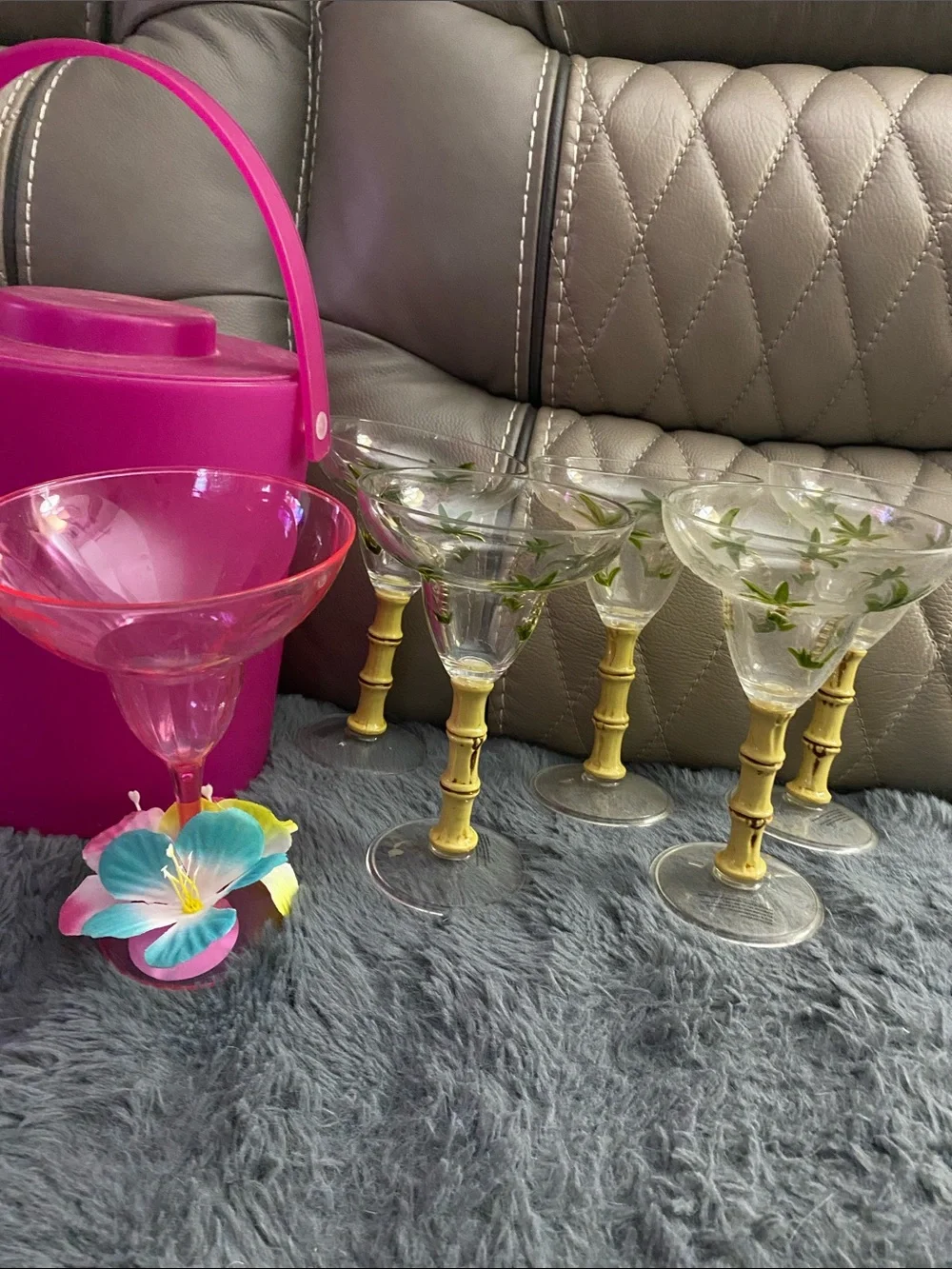 Elegant Bamboo-Style Stem Margarine i Glasses - Set with a pink ice bucket